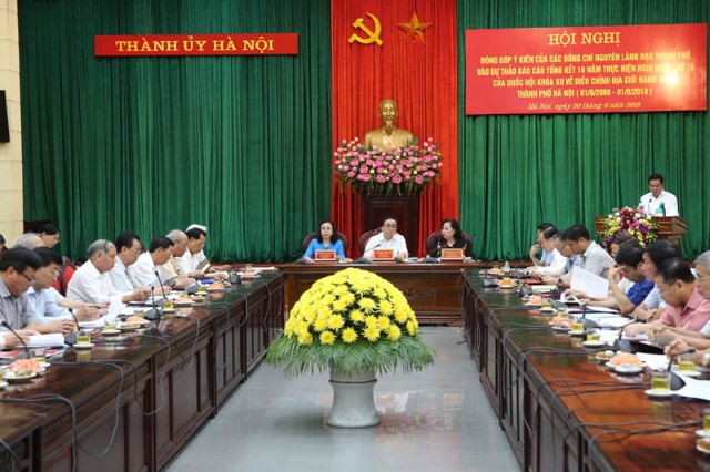 Hội nghị lấy ý kiến các đồng chí nguyên lãnh đạo thành phố vào dự thảo báo cáo tổng kết 10 năm thực hiện Nghị quyết 15/2008/QH12 